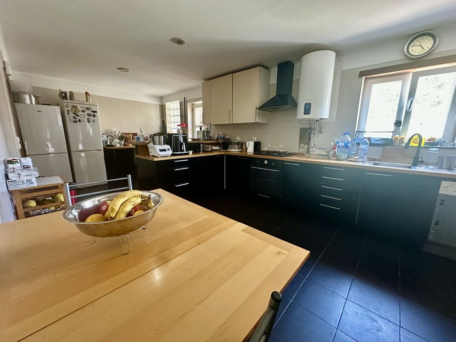 Alugo quarto perto do aerodromo de tires