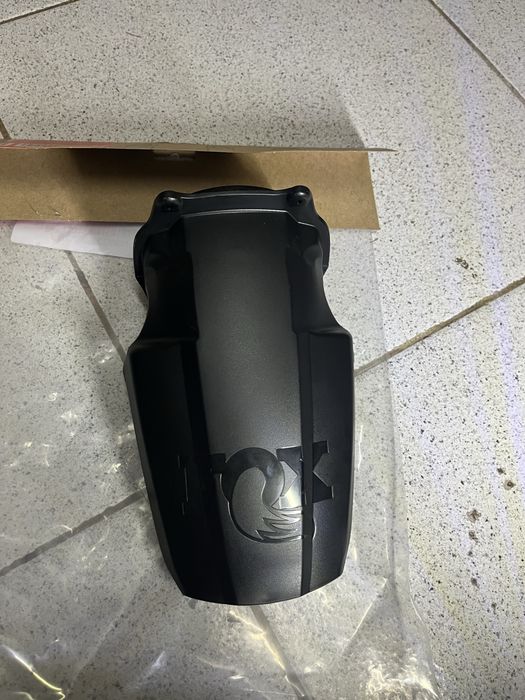 Fox 36 guarda lamas da frente