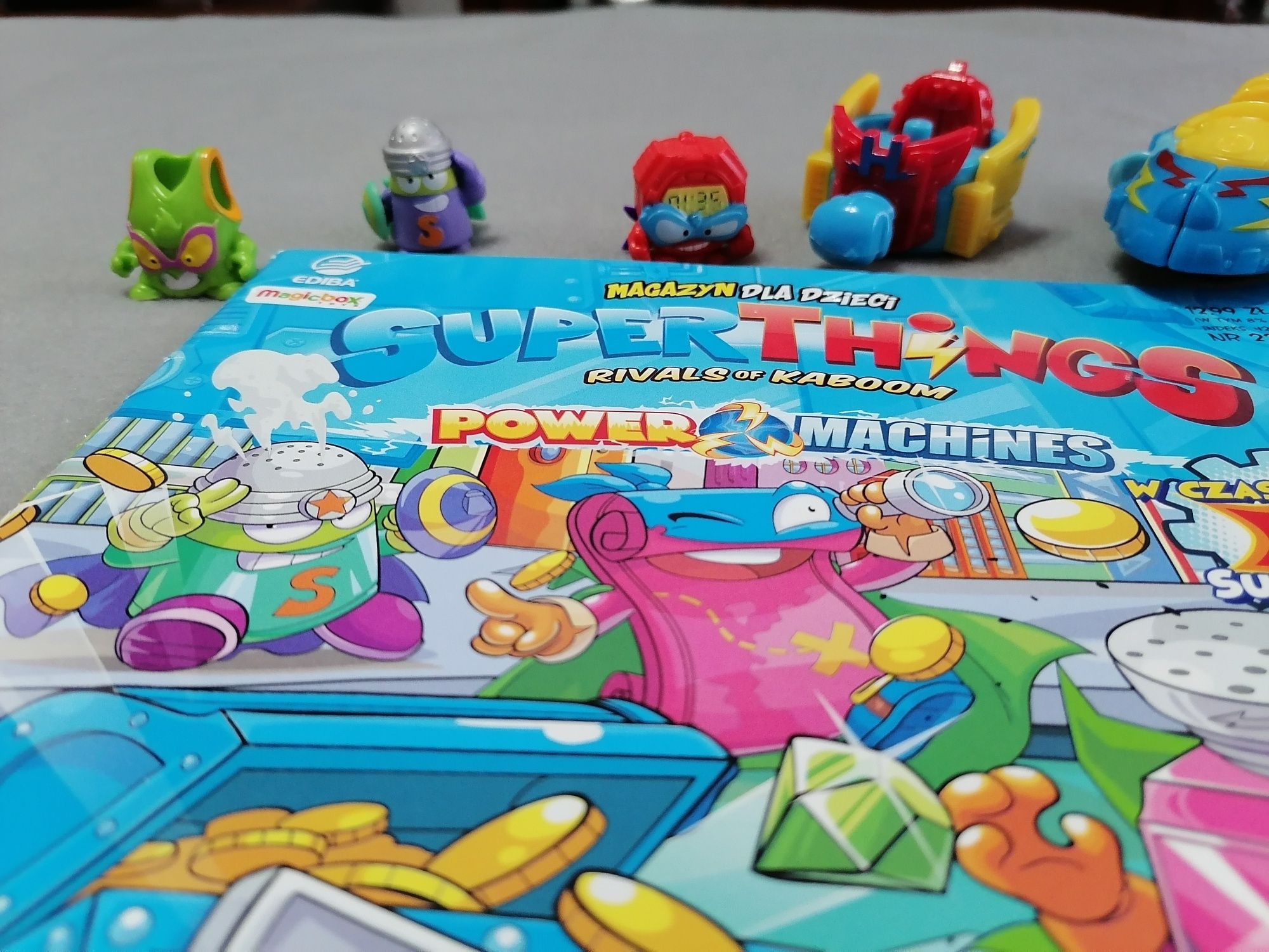 Super zings figurki, pojazdy i komiksy