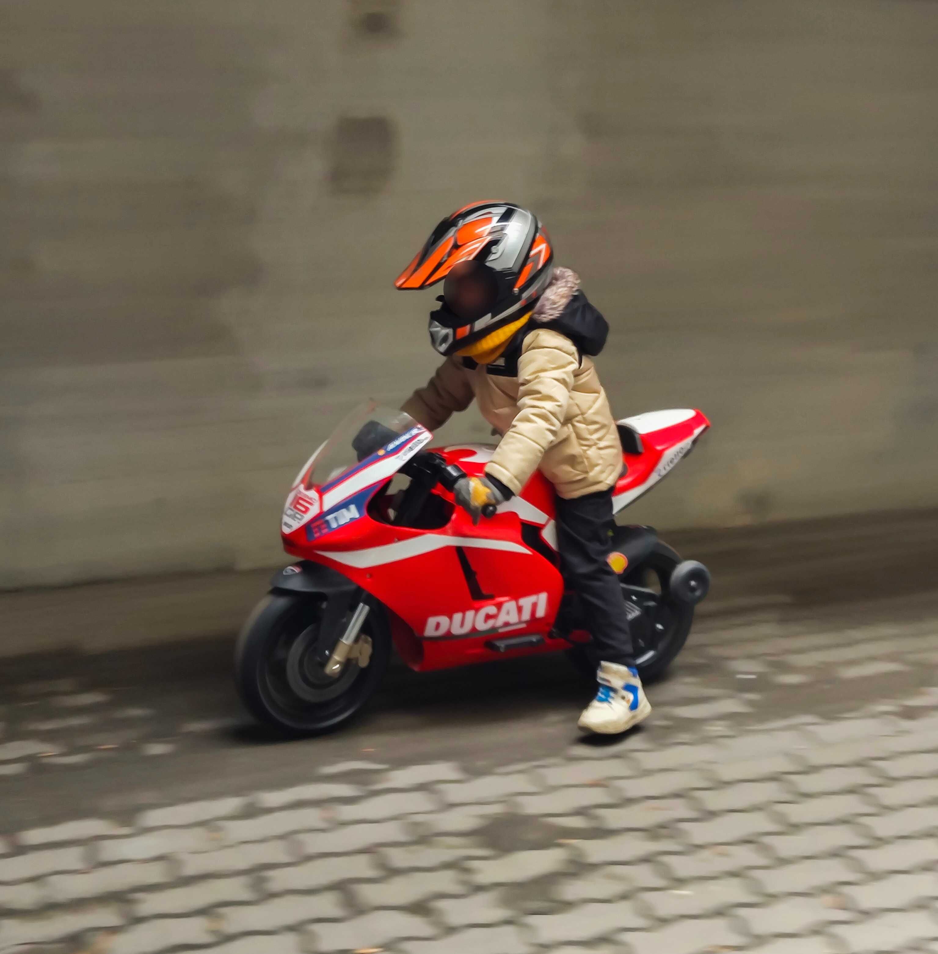 Motor dla dziecka 3+ DUCATI Desmosedici elektryczny