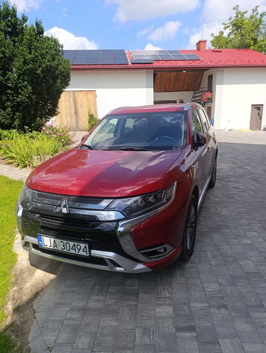 Mitsubishi 4x4 Outlander Plug-in 2.4 B + HYBRID,PHEV