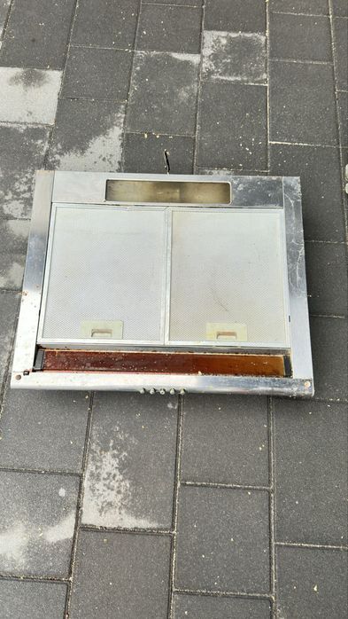 Вытяжка  в хорошем состоянии