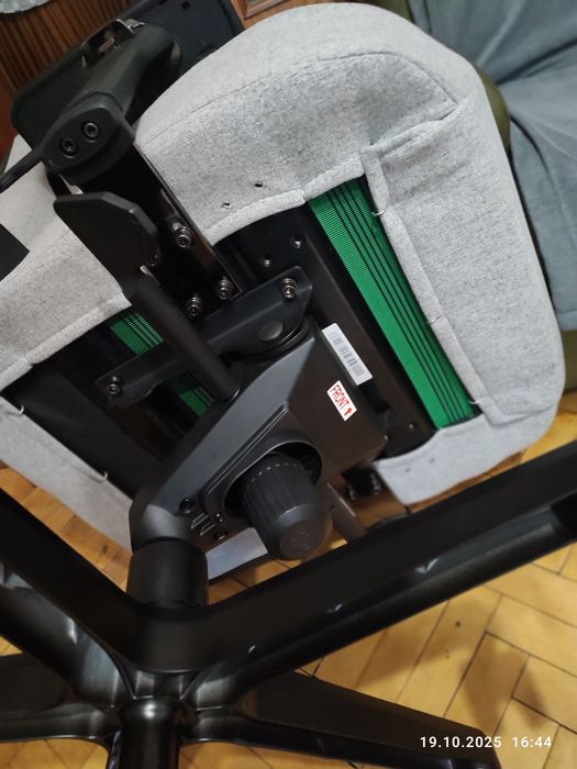 Комп'ютерне ігрове крісло AndaSeat Kaiser 3 у тканинному виконанні.