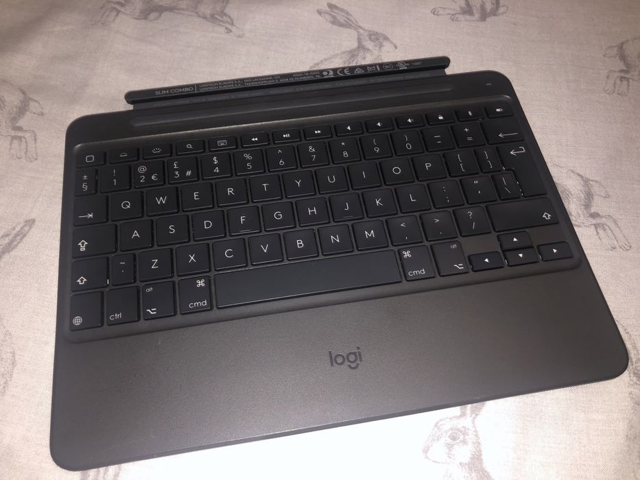 Клавіатура Slim Combo Logi