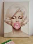 Marilyn Monroe z gumą balonową - obraz na płótnie 50x70