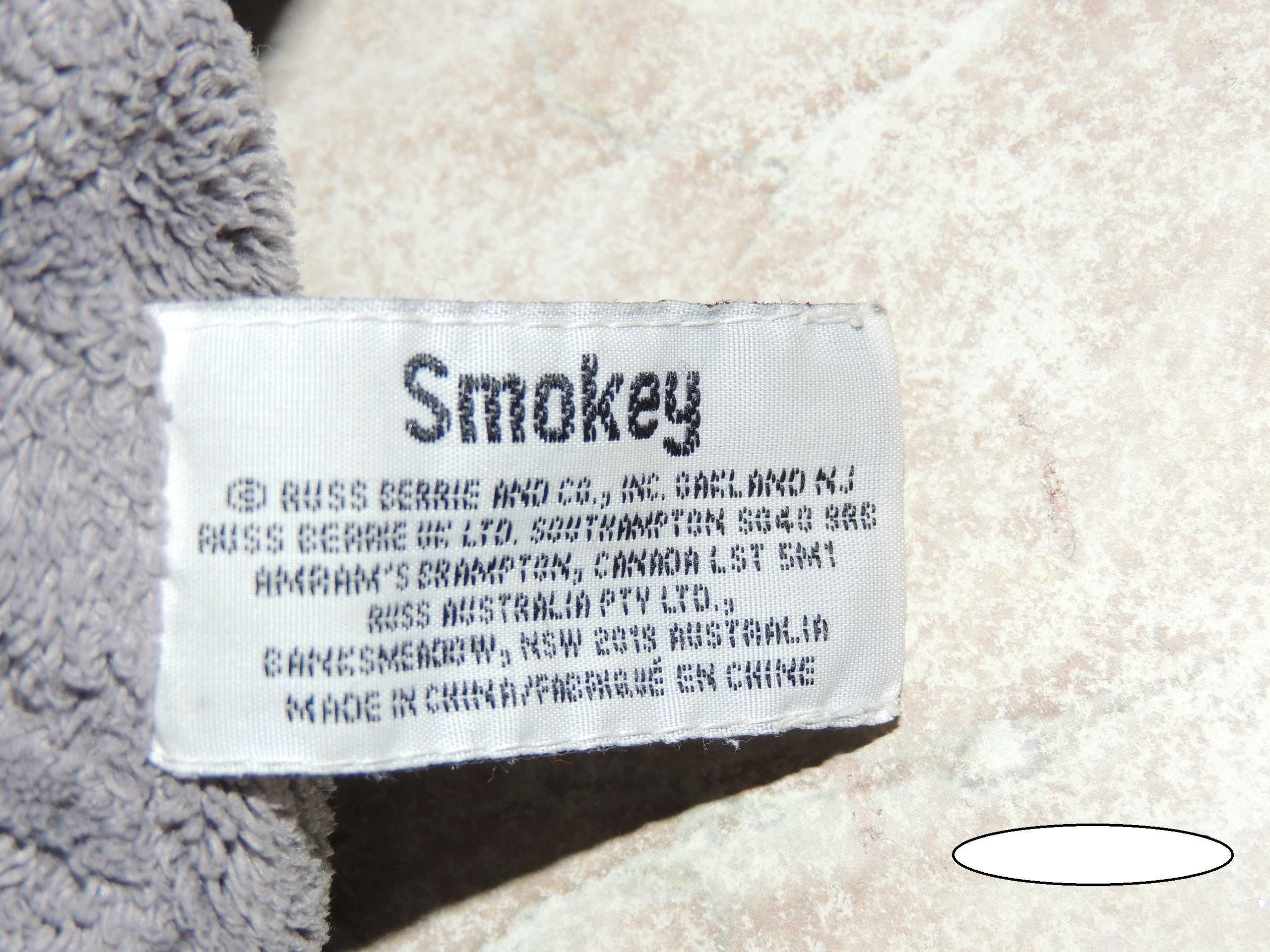 Kotek pluszak Smokey z firmy RUSS