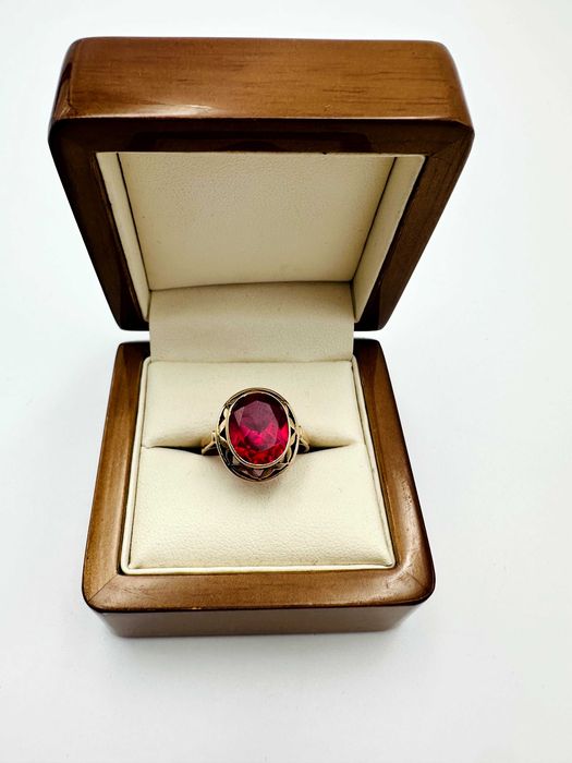 Złoty pierścionek Warmet 585 z czerwonym oczkiem, Waga: 4,62g / R.17