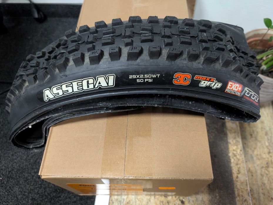 Opona Maxxis Assegai 29" x 2.5 WT 3C MaxxGrip EXO+ tubeless 63-622
