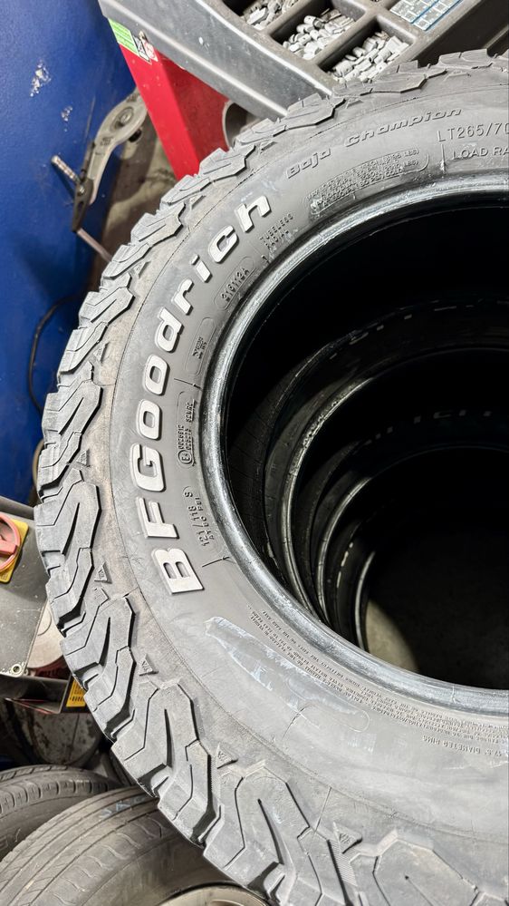Vendo pneus BFGoodrich AT 265/70 R17