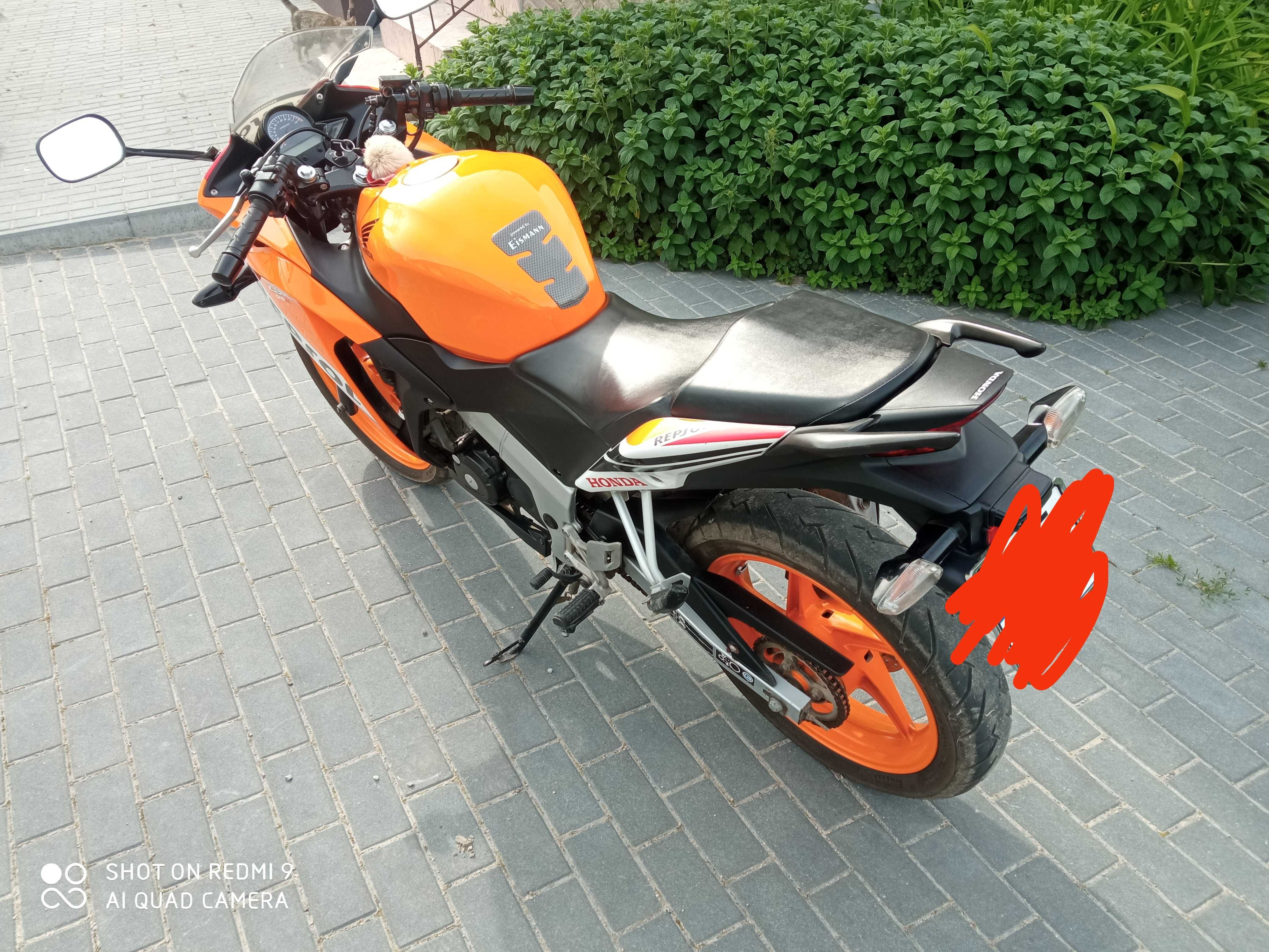 Sprzedam Honda cbr 125 R.
