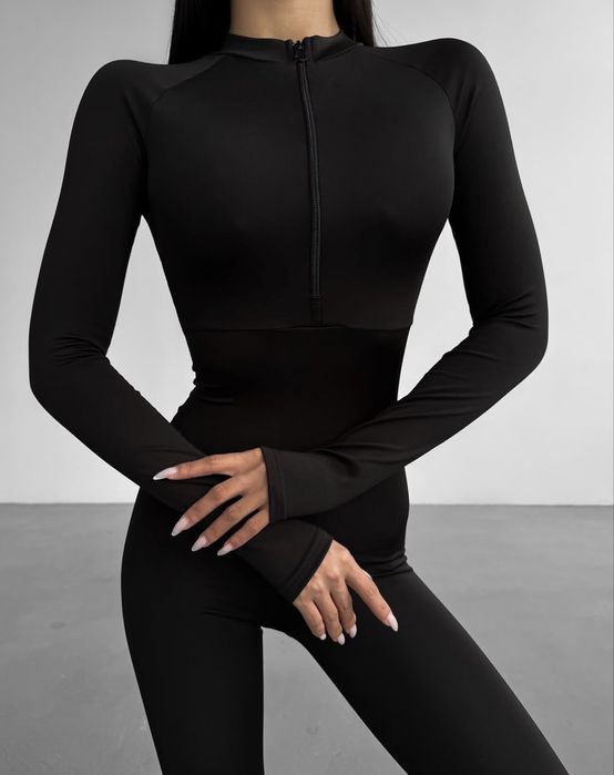 Комбінезон з утепленням позмір xs . інрернет магазині коштують 1200грн