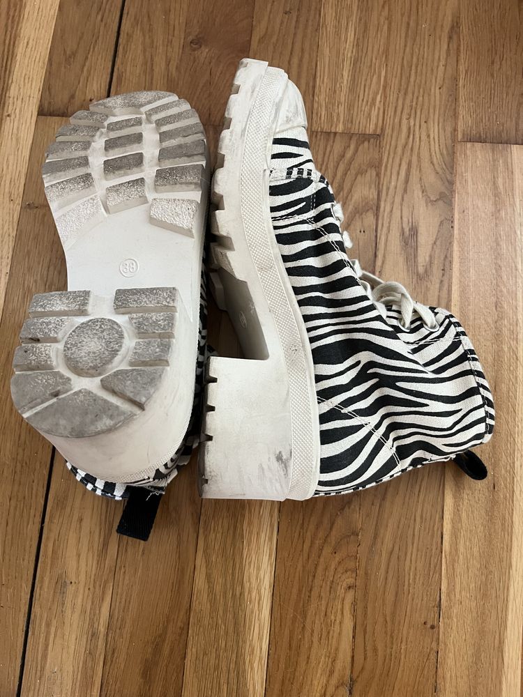 Buty pimkie w zebrę rozmiar 38