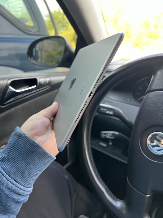 iPad Air 2 64GB з новою батвреєю