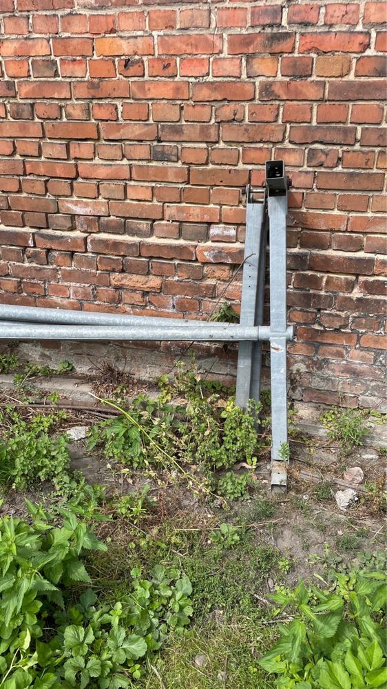 Słupy stalowe ocynkowane