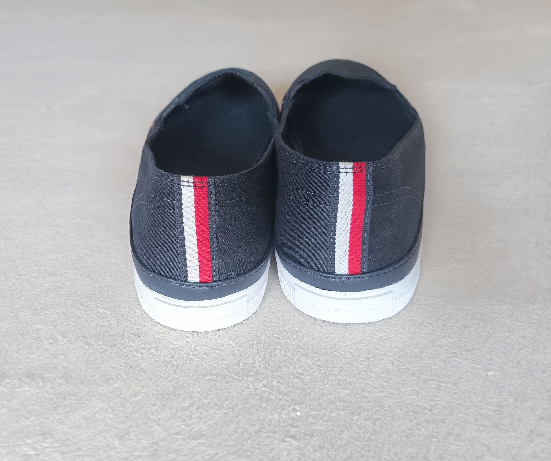 Tommy Hilfiger p.38 (37) оригінальні текстильні кеди сліпони