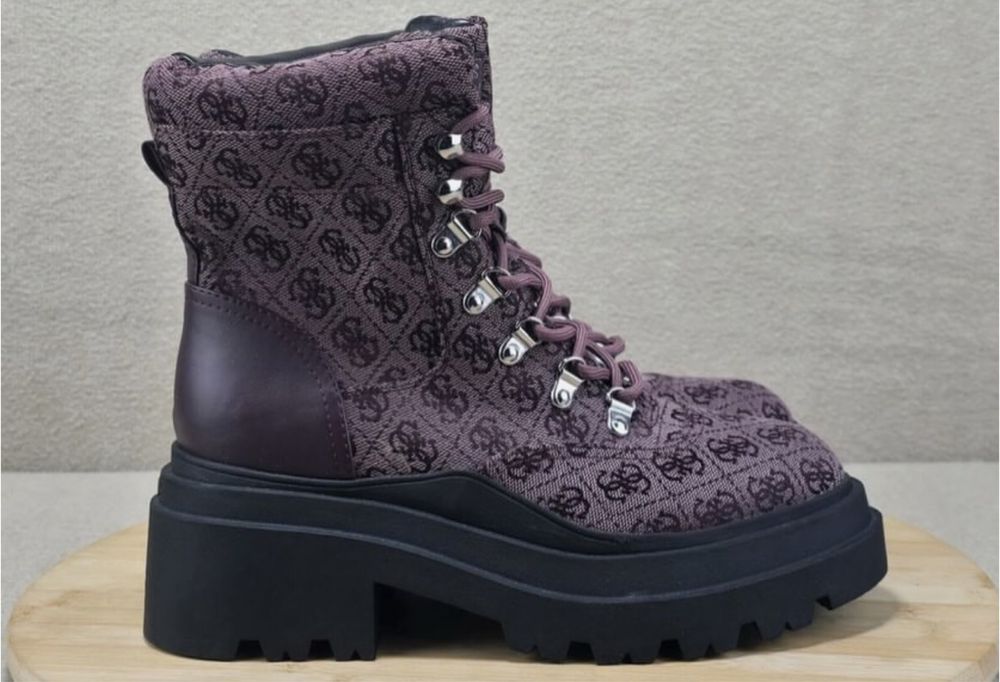 Продам ботинки Guess оригинал размер 38