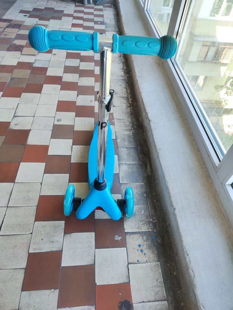 Самокат голубий Scooter