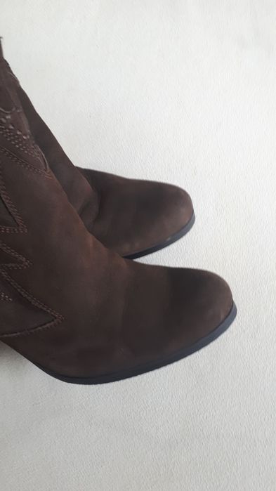 Кожаные нубук  демисезонные сапоги р.40 состояние новых