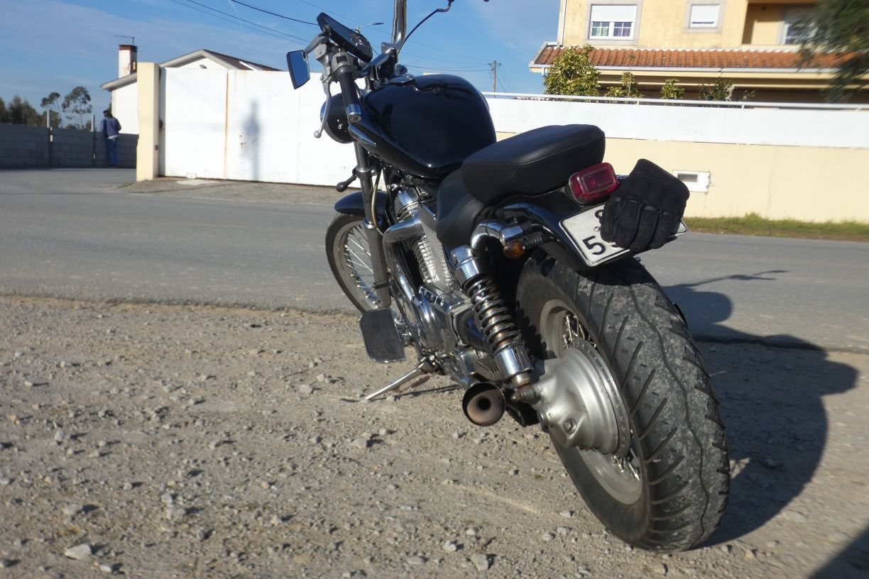 Suzuki intruder 800