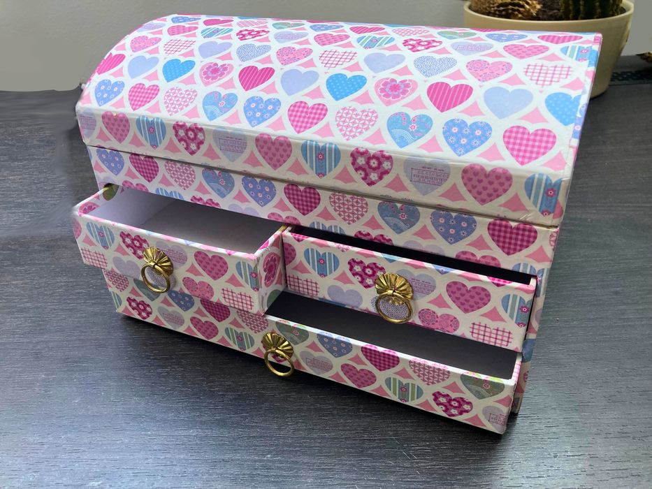 Szkatułka na biżuterię