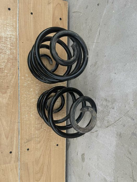 Задні пружини Ауді а6с5 седан