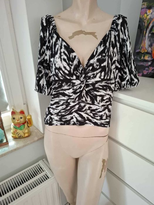 XL 42 czarna biała krótka bluzka crop top animal print zebra dekolt v