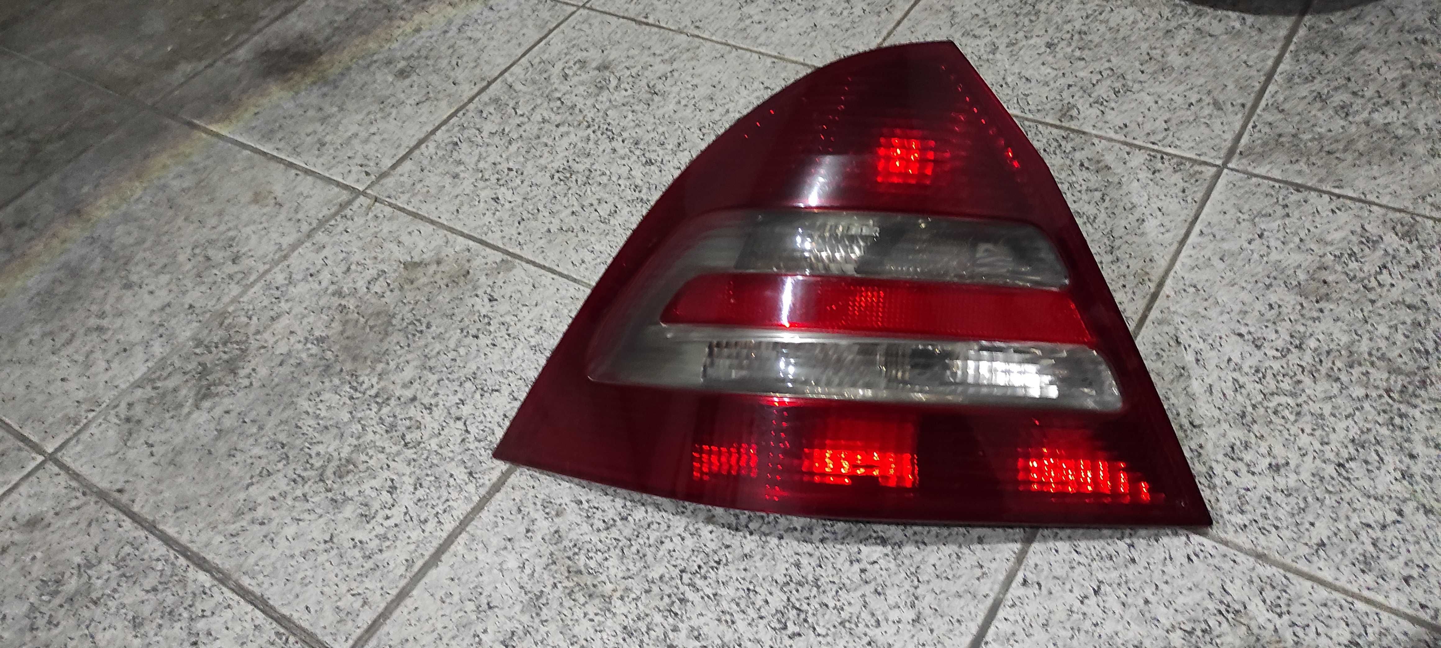 Farolim Traseiro para Mercedes Classe C Sedan W203