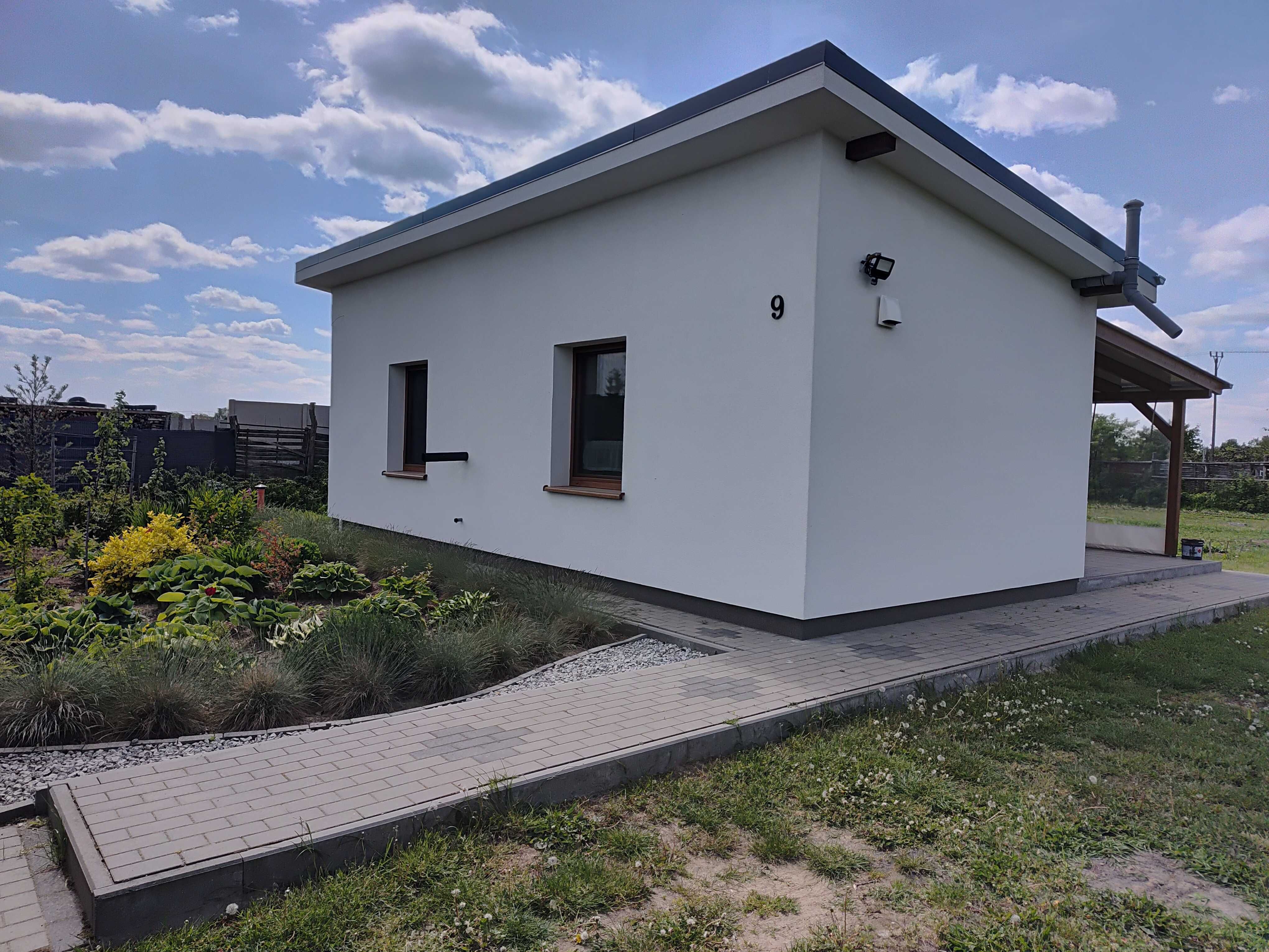Działka budowlana z zabudową mieszkalną