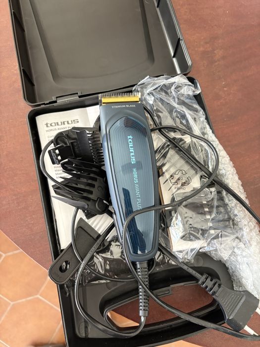Maquina cortar cabelo Taurus