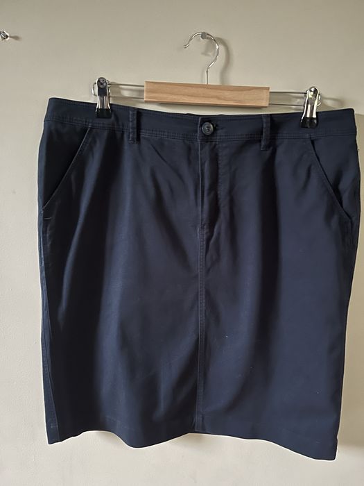 Granatowa spódnica Montego 40