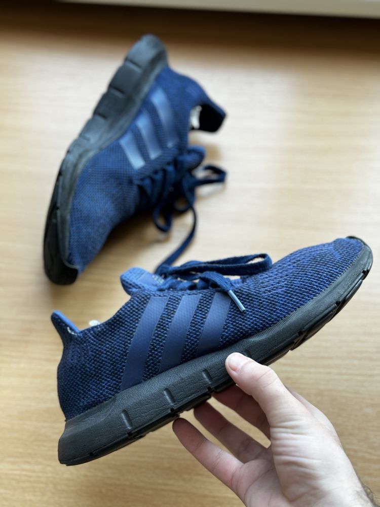 Кроссовки Adidas Swift Runner