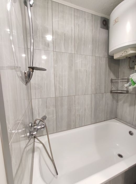 Здається 1к.кв.на Червоній горі