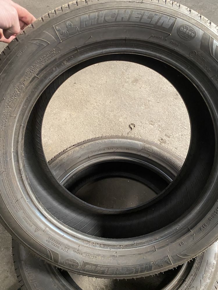 Pneus semi novos Michelin 235/50/18