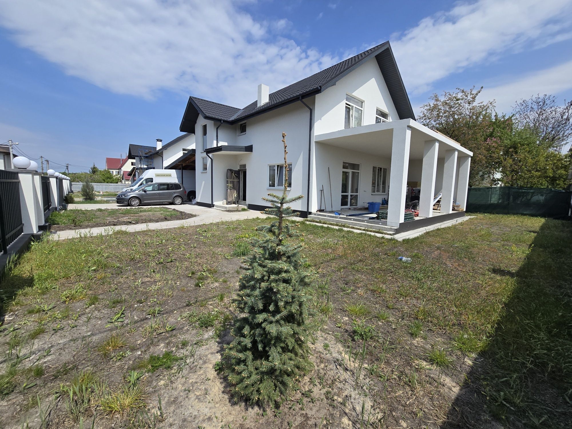 Будинок 180 м2 закрита територія 2 тераси навіс на 2 авто с. Ходосівка