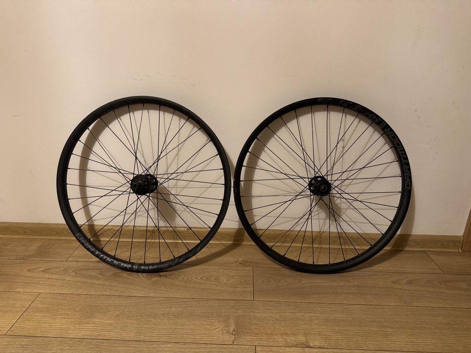 Komplet kół Dartmoor Reel pro Shield 26 Dirt 100x15 135x10