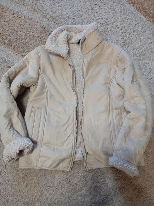 Продам плащ  ,курточки48 р