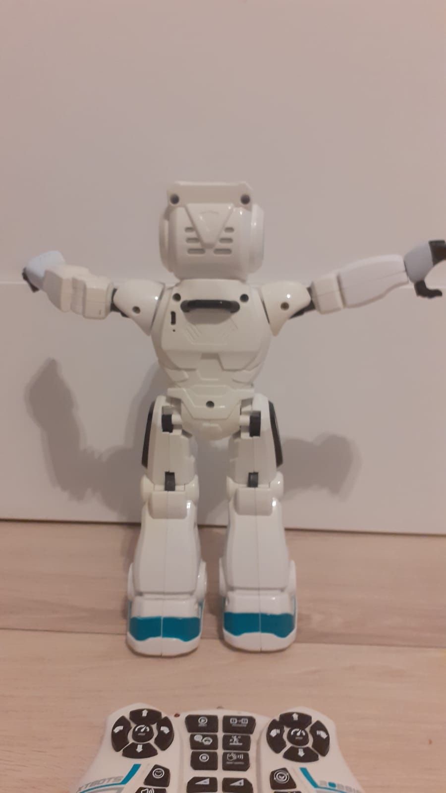 Robot na pilot + kabel