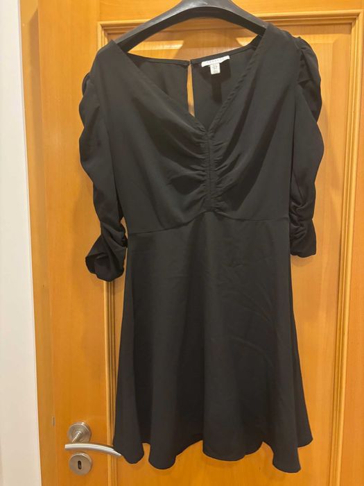 vestido mini preto