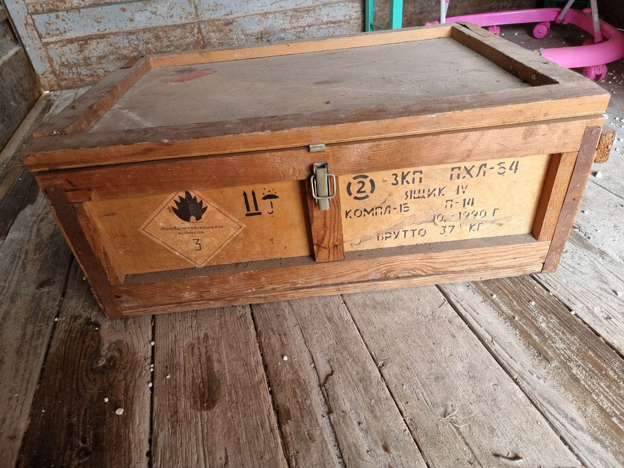 Ящик деревянный с защелкой