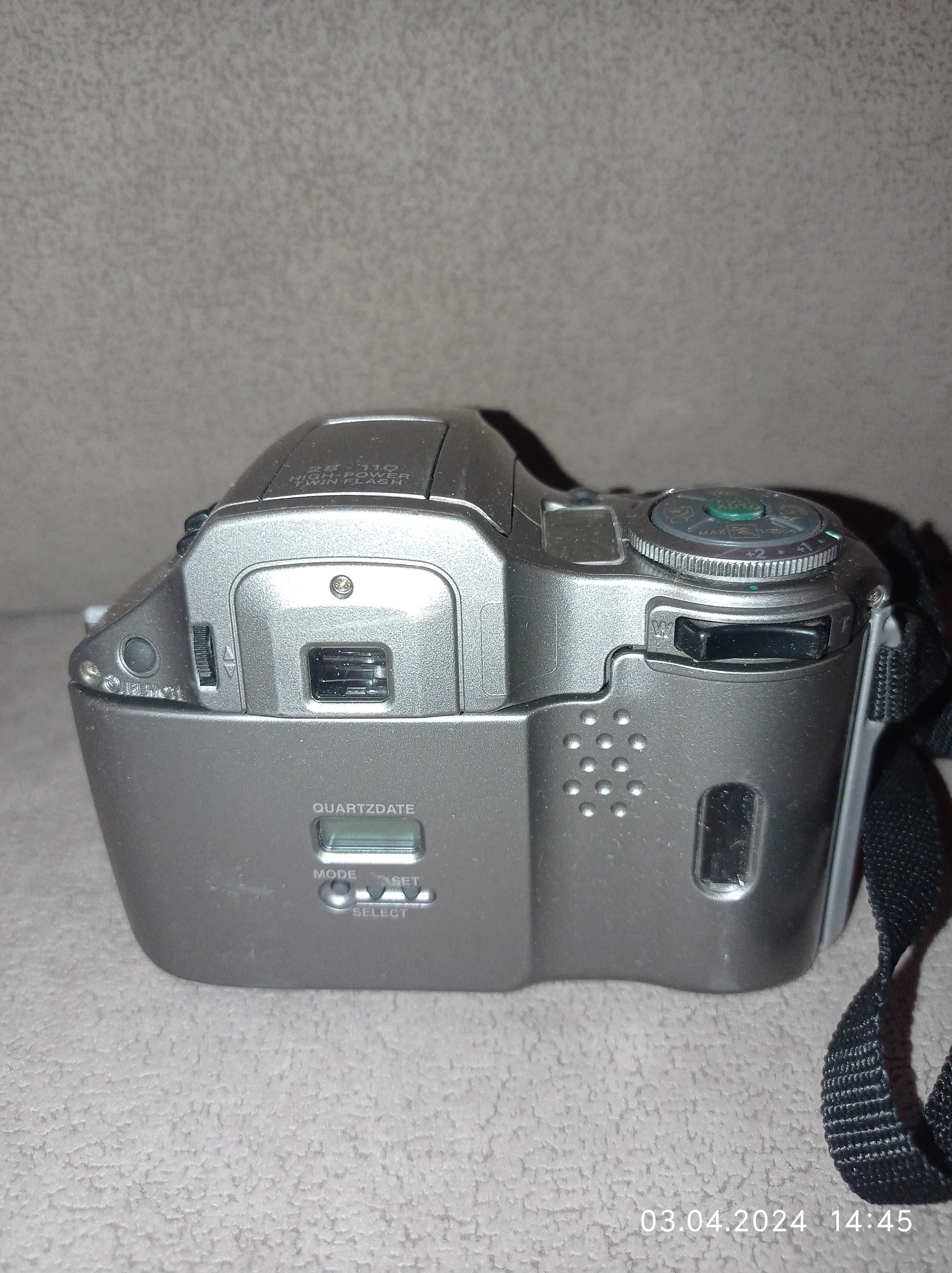 Фотоаппарат плёночный Olympus IS-300.