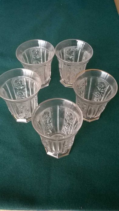 Copos em vidro fosco e incolor