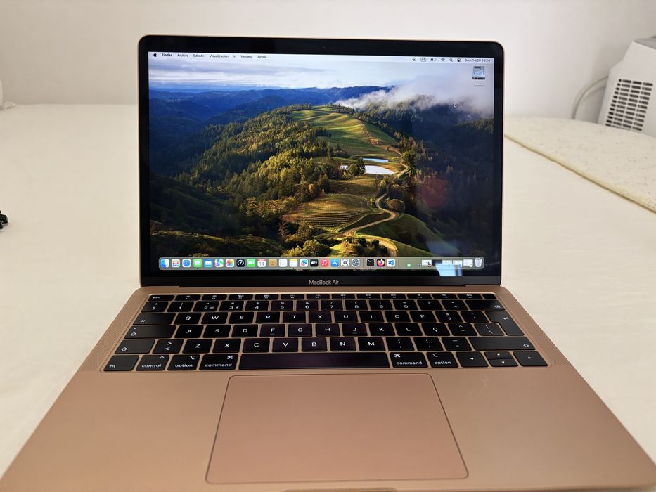 MacBook Air 13” 2019 | Intel i5 | 8GB RAM | 128GB SSD