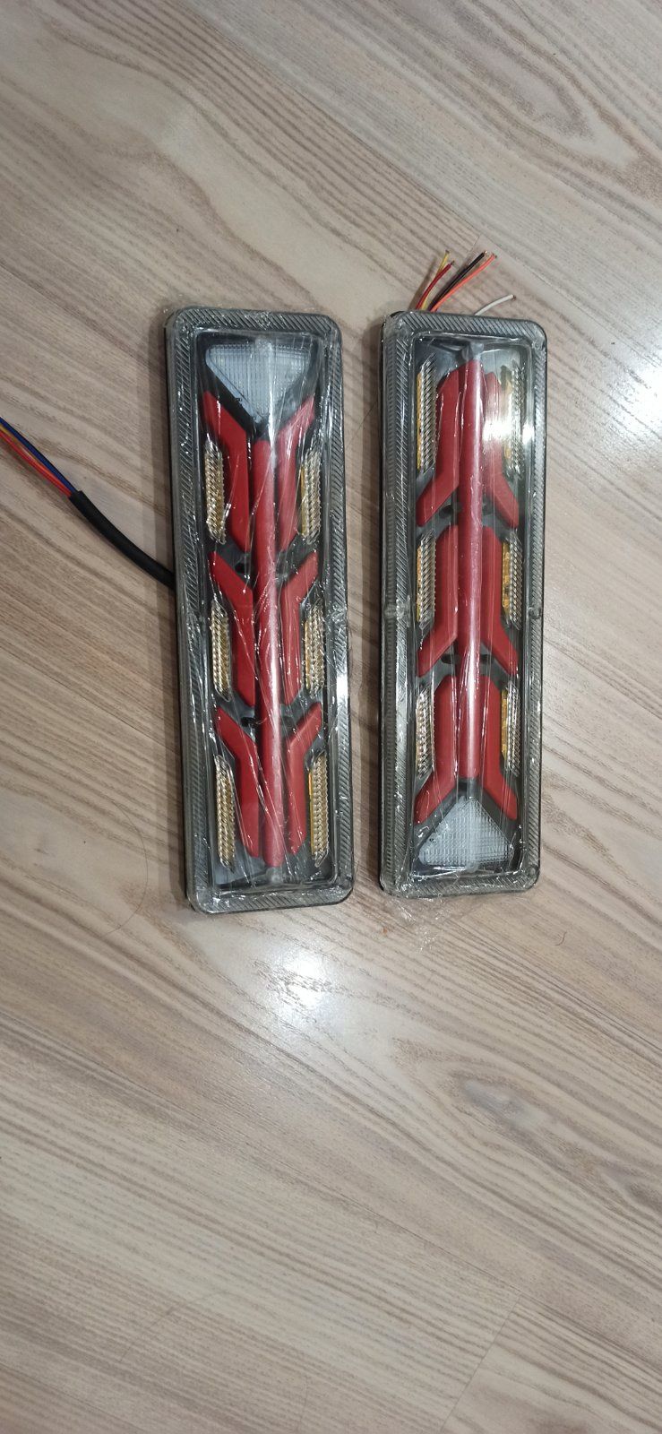 LED фонарь задній 12-24 Вольт