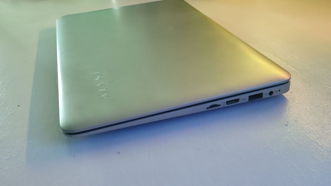 Laptop notebook Kiano Mini 10 Lite pęknięta matryca