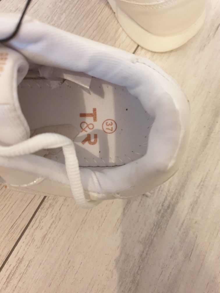 Buty sportowe wiosenne lekkie r 37