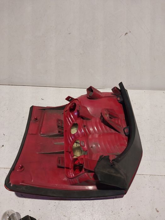Lewa lampa tylna lewy tył audi a4 b6 kombi avant