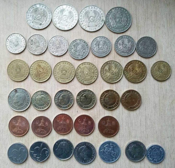 Монеты разных стран 62 шт. Возм. обмен