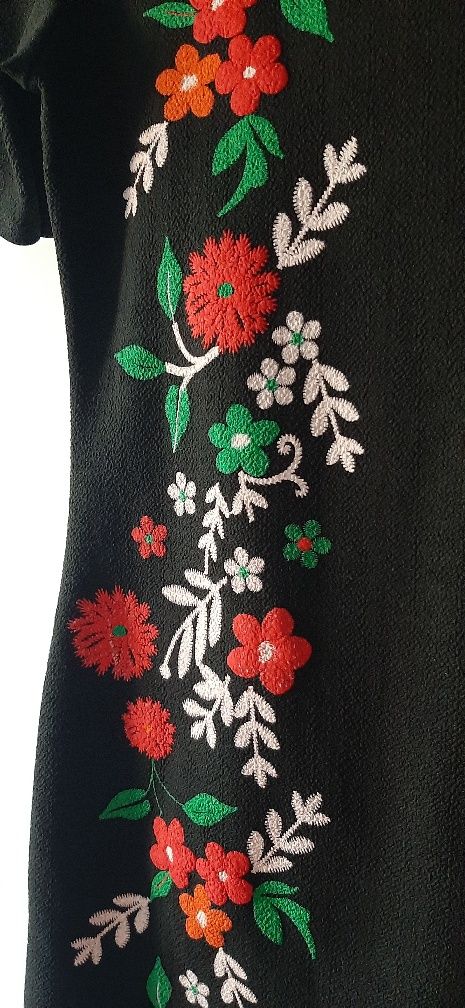 Sukienka- mała czarna.