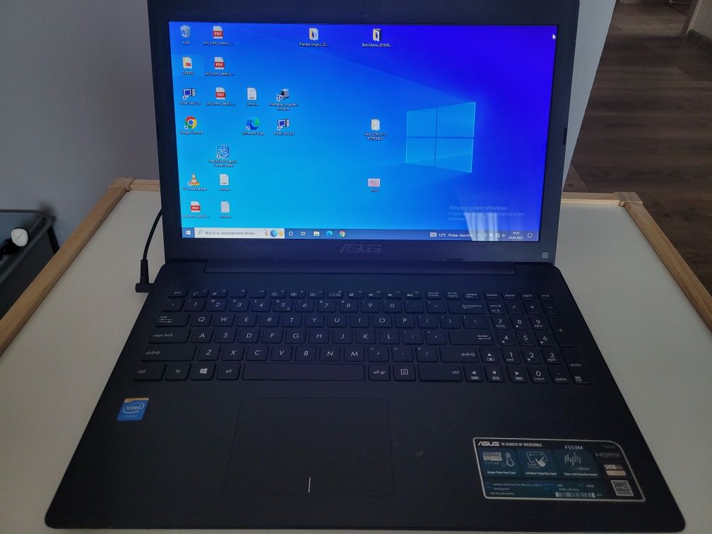 Laptop Asus F553m