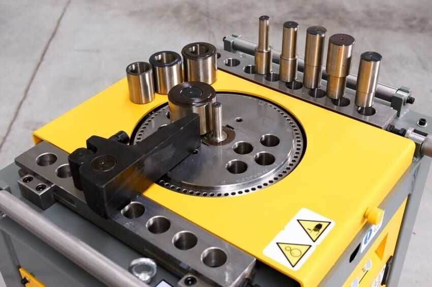 Giętarka PRO-42M do prętów zbrojenia płaskowników strzemion